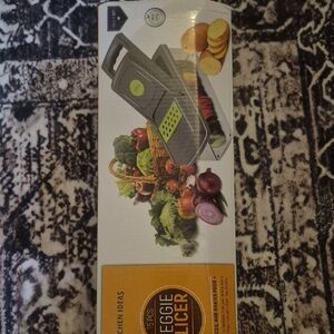 Veggie Slicer with Grater - Gray